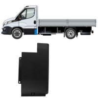 Listwa boczna przedniego słupka do Iveco Daily 2014-2019 / Lewa 11977