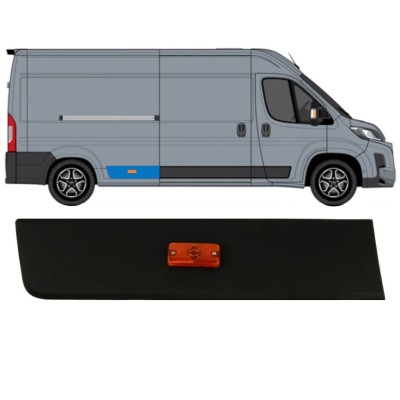 Listwa boczna tylna z lampą do Toyota Proace Max 2024- / Prawa 15908