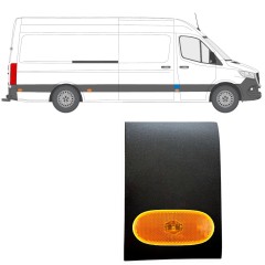 Listwa boczna przedniego słupka z lampą do Mercedes Sprinter 2018- / Prawa / Zestaw 12962